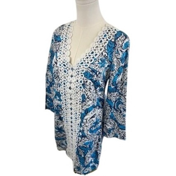 Lilly Pulitzer Tunic Top Crochet Trim Blue White Paisley Print Size Small - Picture 1 of 7